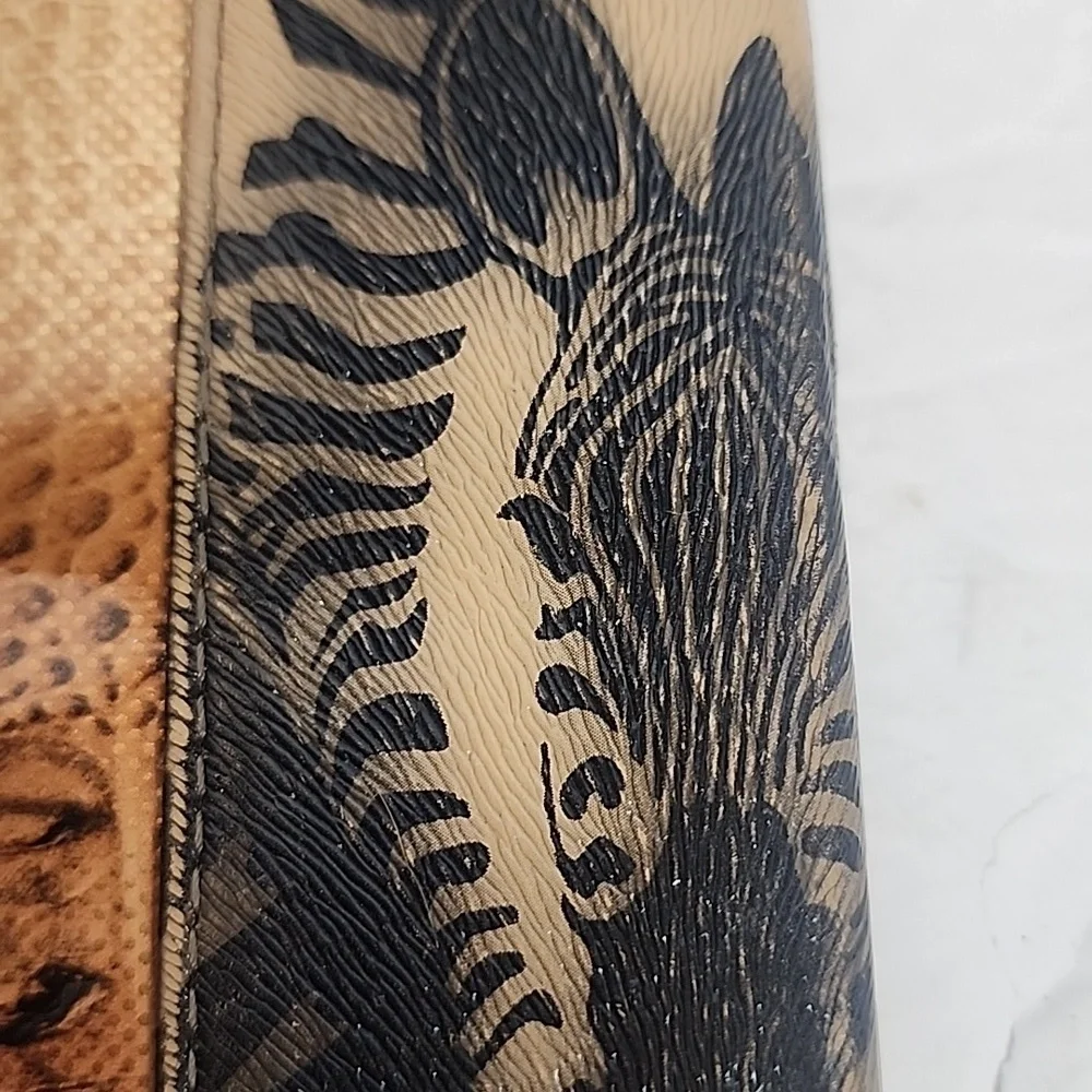 Unbranded Vintage Stunning Rare Animal Print Clutch W/Gold Accent Organizational
